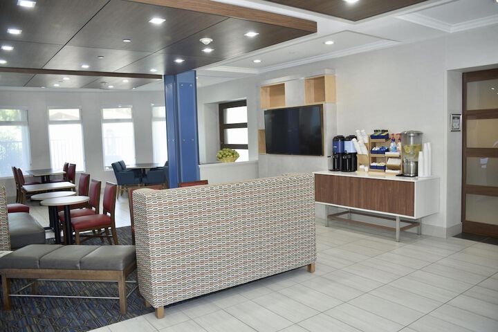 Hotel Interior 14 of 38
