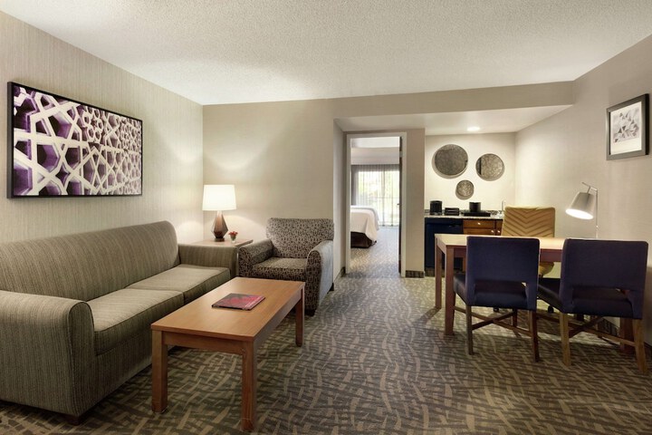Embassy Suites by Hilton Santa Ana Orange County Airport