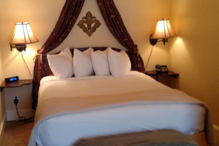 Room 21 of 44