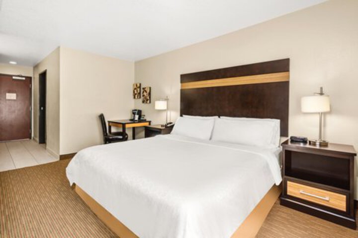 Room 73 of 245