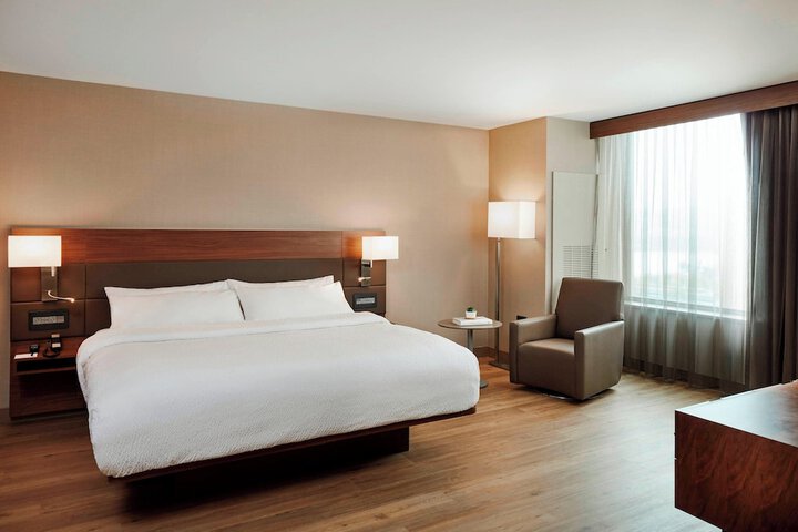 AC Hotel by Marriott Cincinnati at the Banks