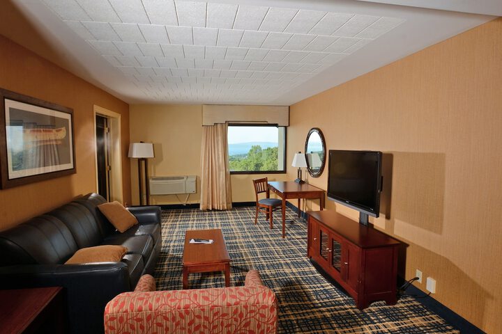 Room 14 of 30