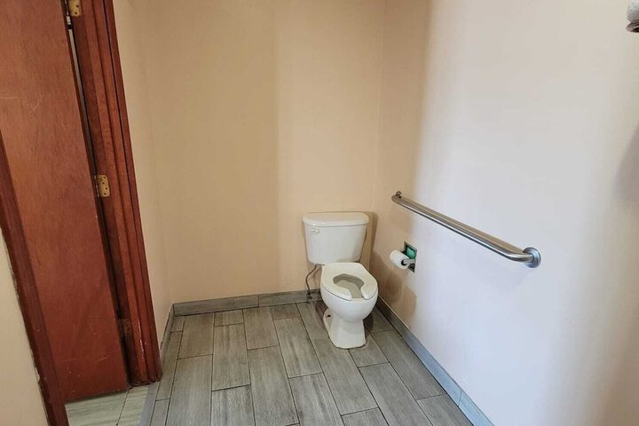 Room 11 of 12