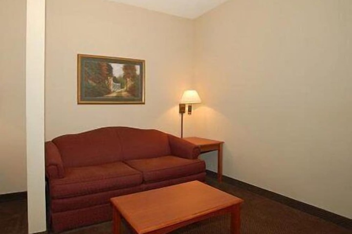 Room 9 of 19