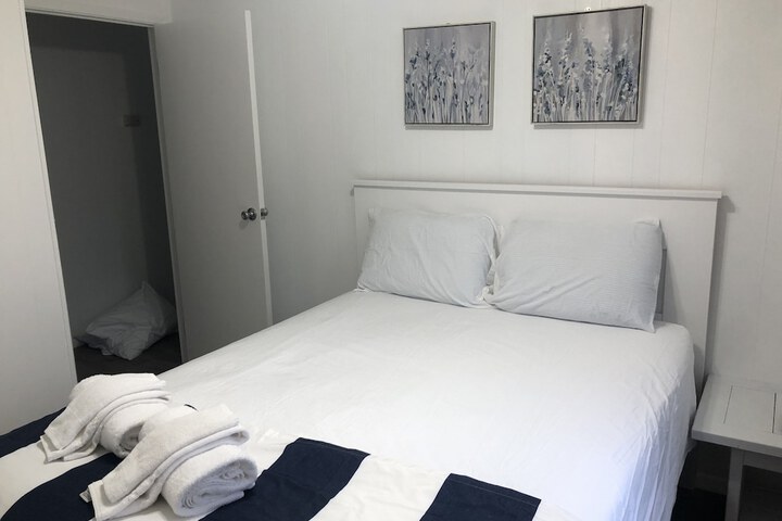 Room 52 of 104