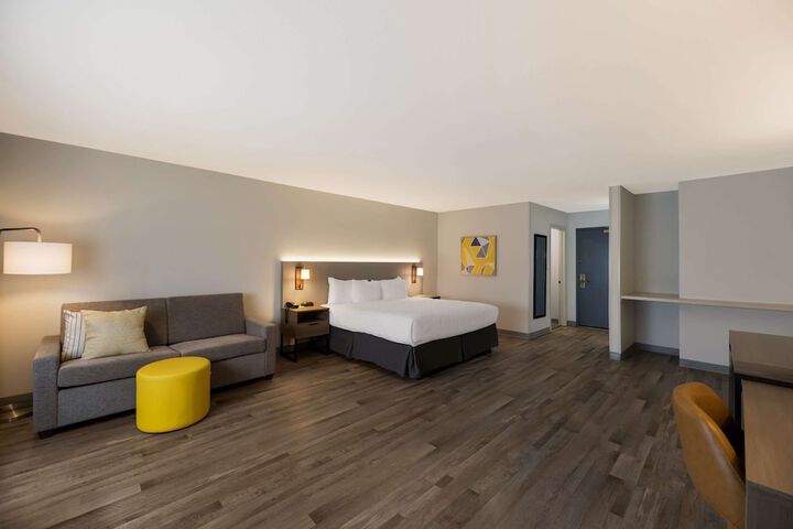 Room 25 of 32