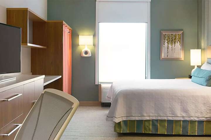 Room 14 of 38