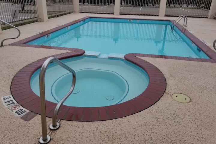 Pool 5 of 21
