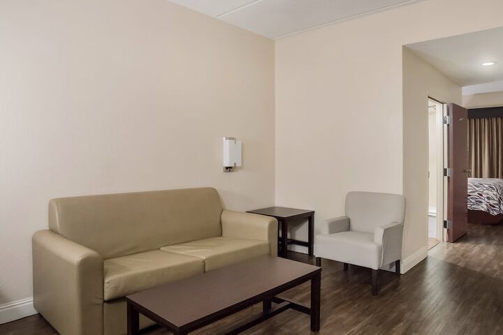 Room 19 of 51