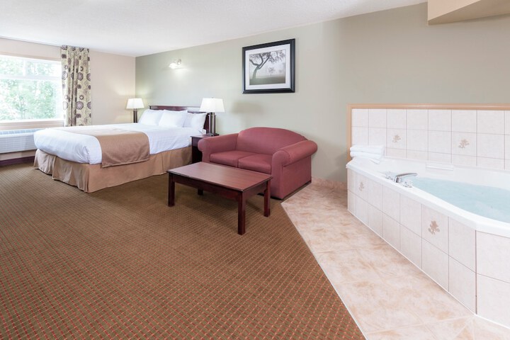 Super 8 by Wyndham Fort Saskatchewan