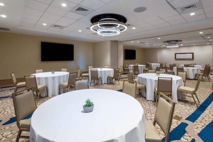Wyndham Grand Clearwater Beach