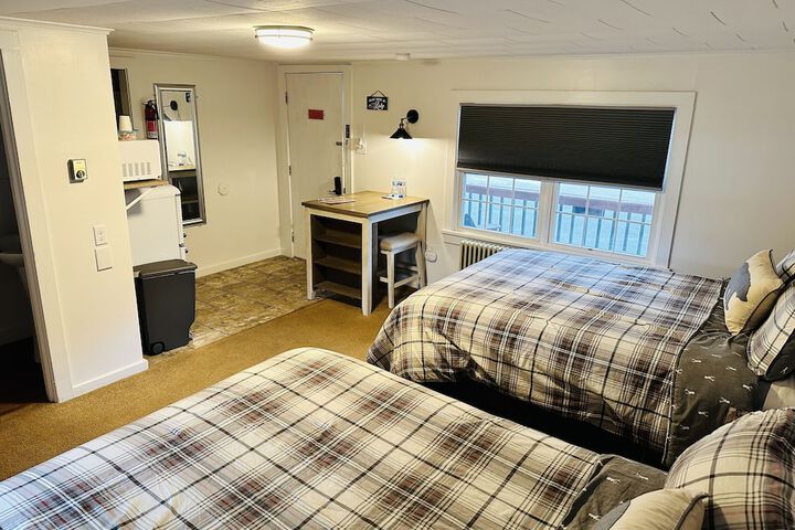 Room 15 of 33