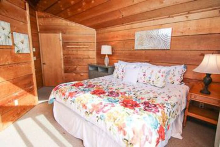 A Beachfront Fantasea 3 Br home by RedAwning