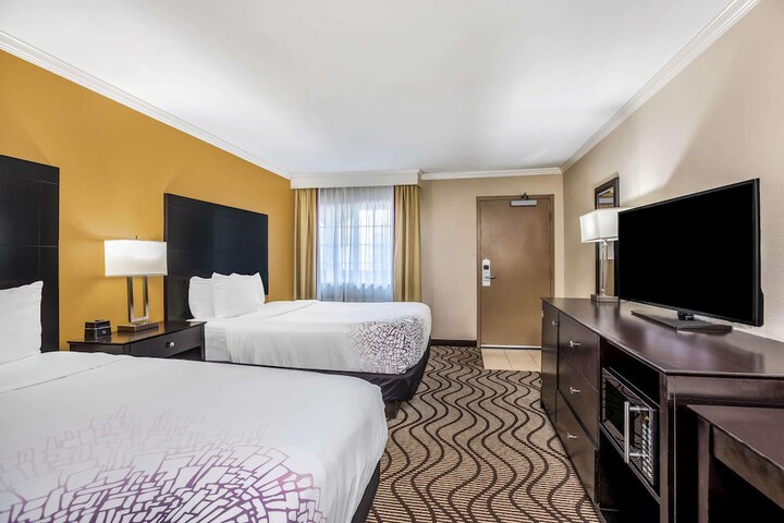 Room 28 of 36