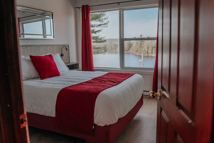 Room 4 of 17