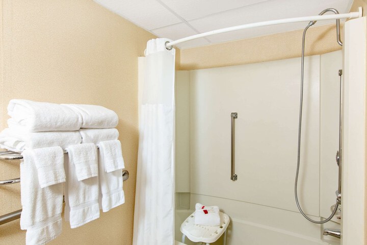Ramada by Wyndham Midtown Grand Island