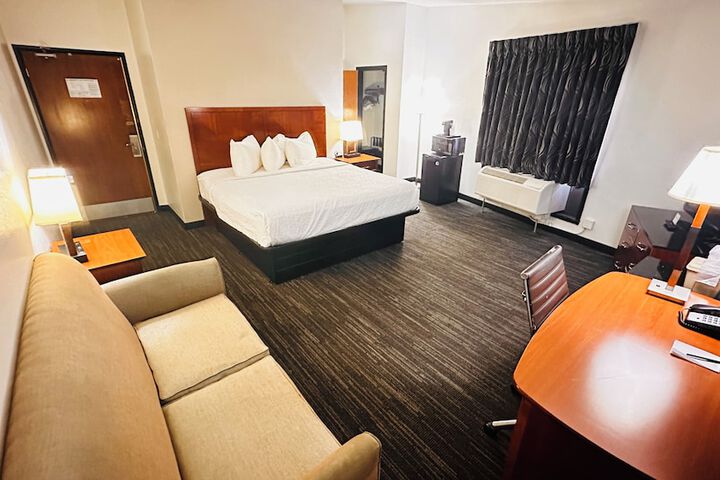 Room 30 of 34