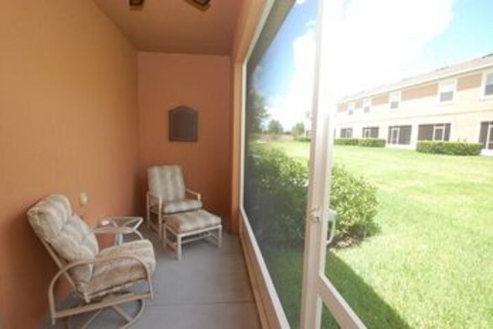 226SW Scaton 3 Br Villa by RedAwning