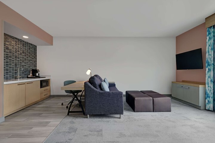 Room 28 of 51