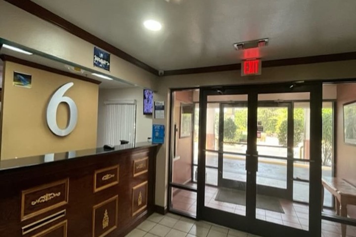 Motel 6 Laurel MS