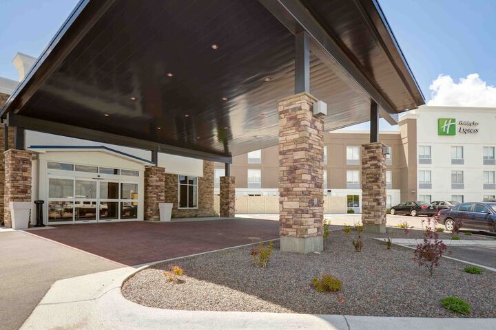 Holiday Inn Express & Suites - North Platte by IHG