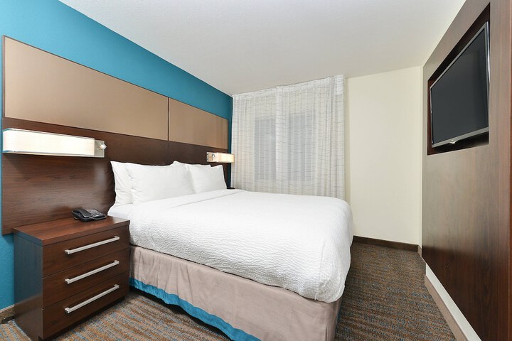 Room 21 of 38