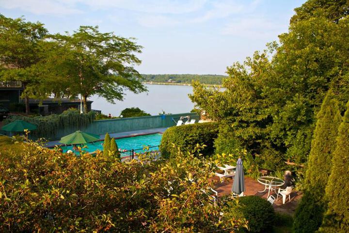 The Cove Motel