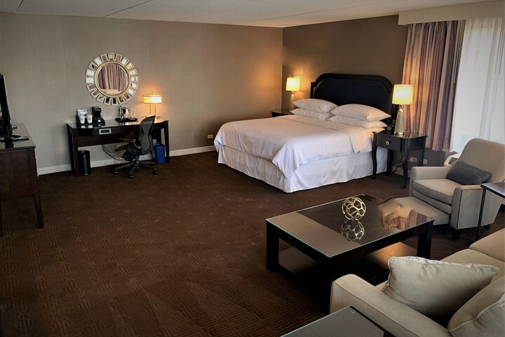 Sheraton Lisle Naperville Hotel
