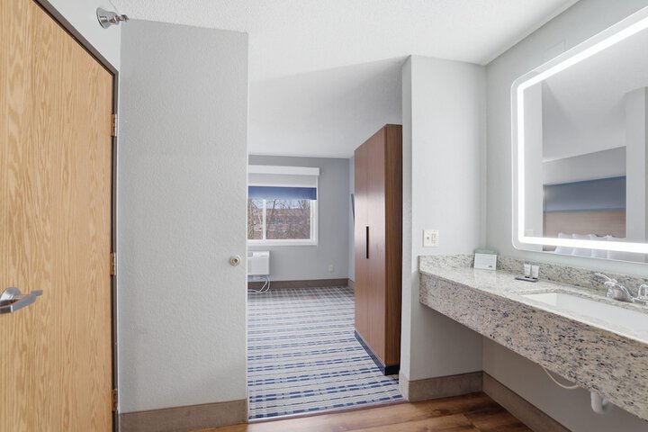 AmericInn by Wyndham White Bear Lake St. Paul