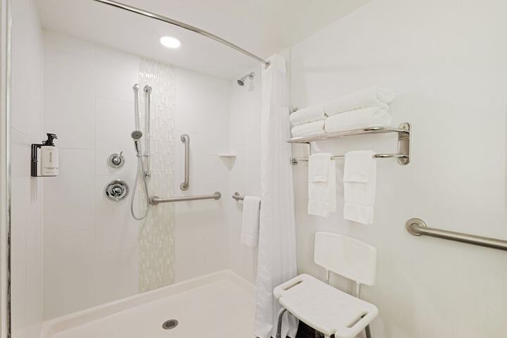 Crowne Plaza Albany - The Desmond Hotel by IHG
