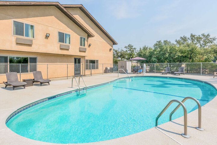 Pool 2 of 19