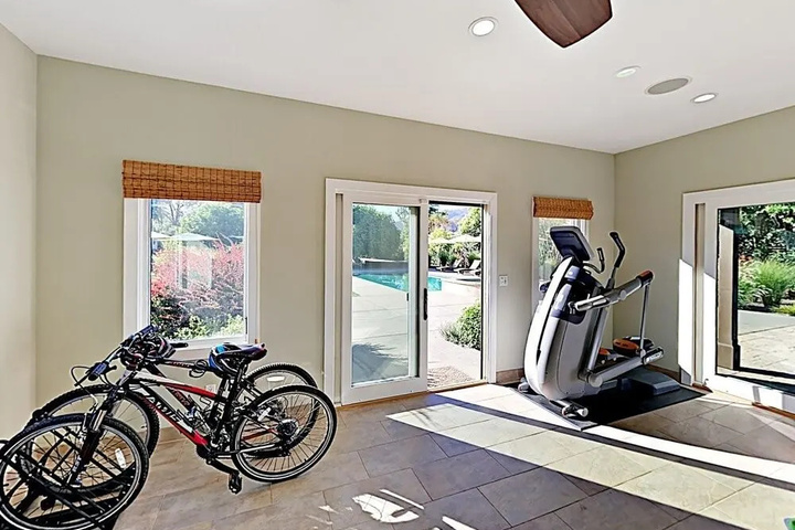 399 Treehaven Ln Home