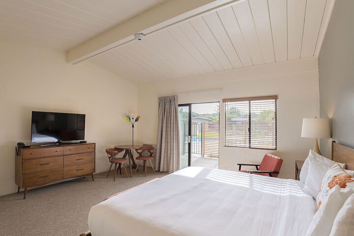 Room 44 of 61