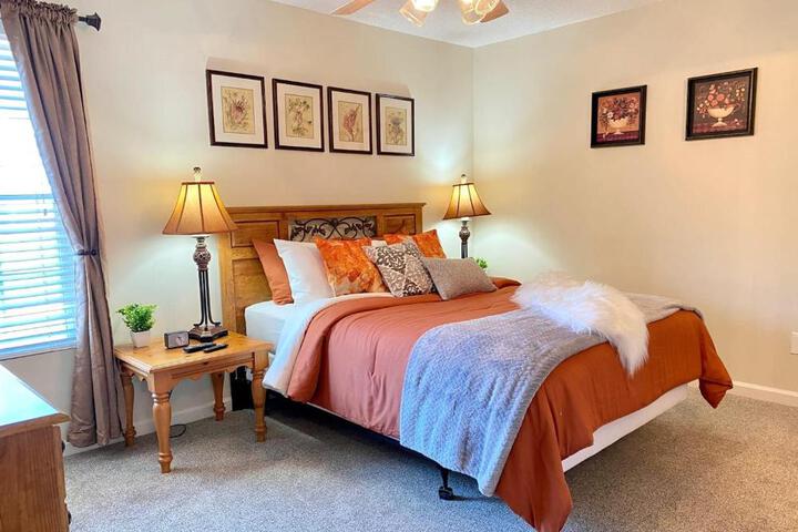 Spacious & comfy home in ultra-convenient location 2025 Traveller Award Winner