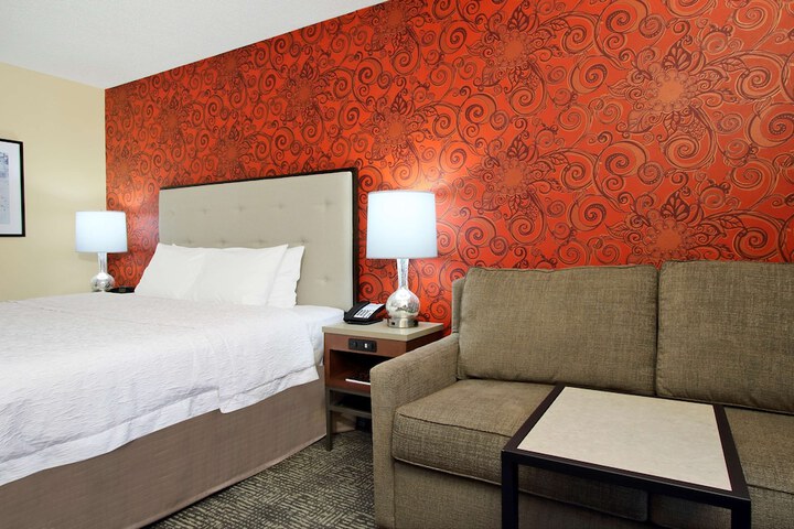 Hampton Inn & Suites Columbus-Downtown