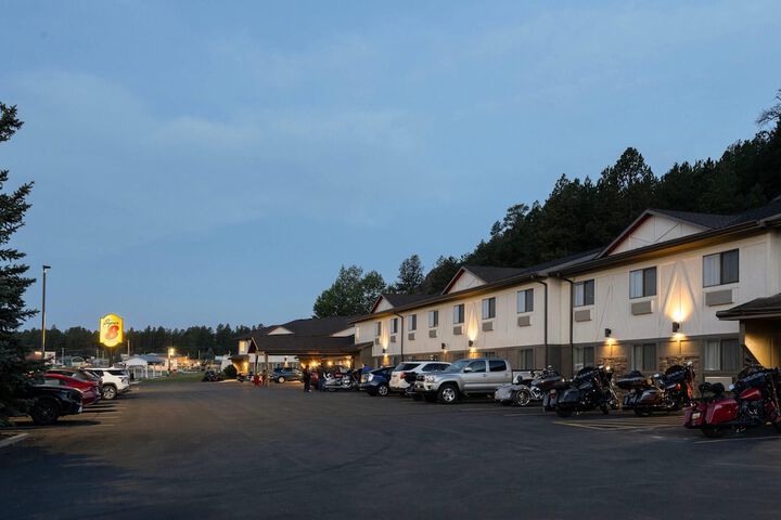 Super 8 by Wyndham Custer / Crazy Horse Area