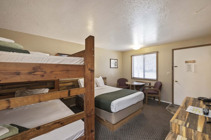 Room 48 of 65
