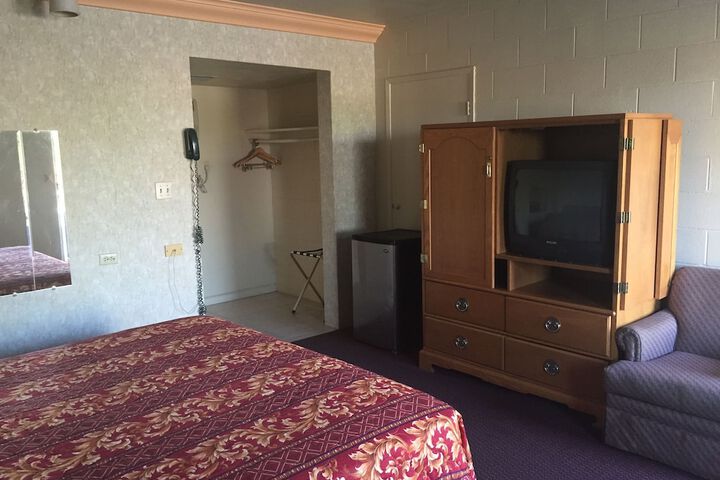 Room 18 of 22