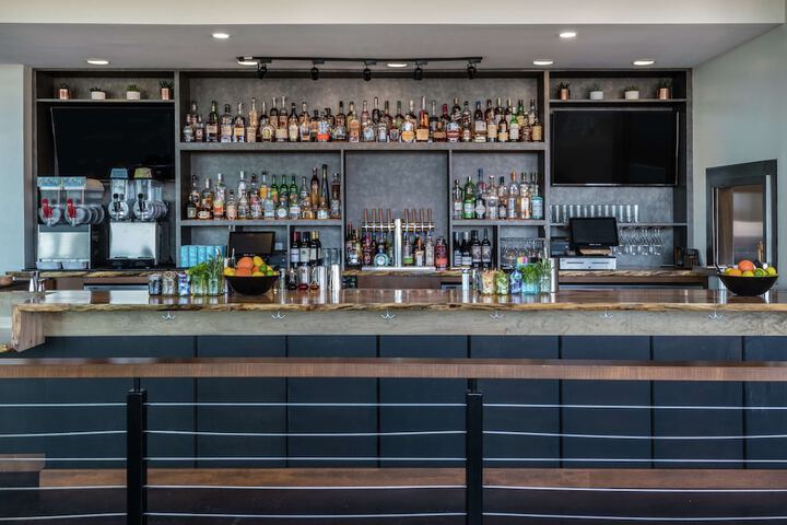 Hampton Inn & Suites Fort Wayne Downtown