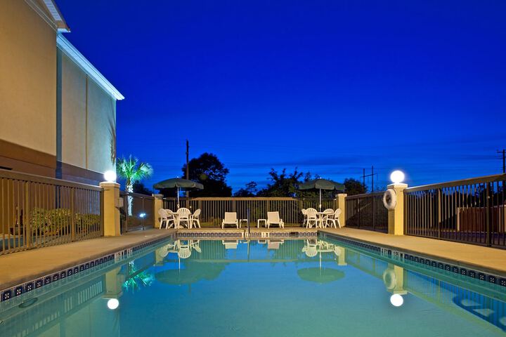 Pool 10 of 64
