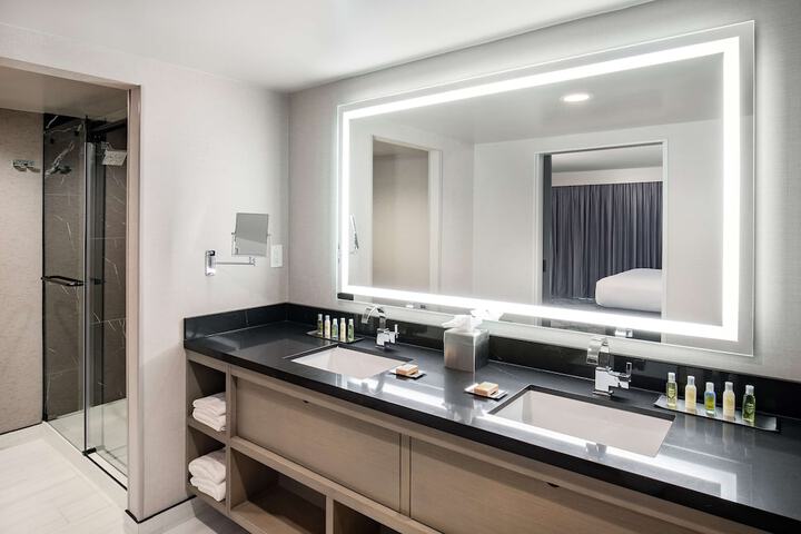 DoubleTree by Hilton Washington DC North / Gaithersburg