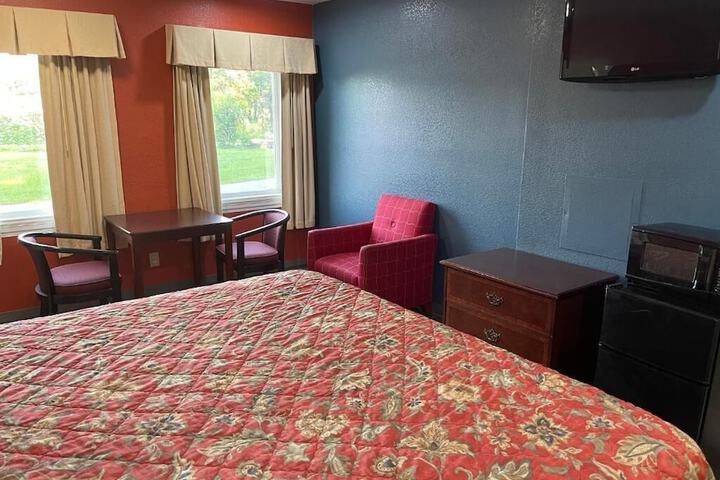Room 9 of 11