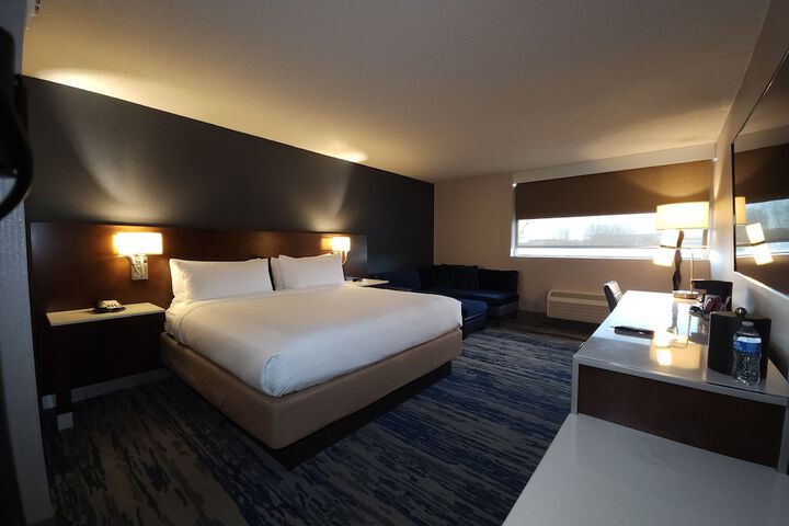 Skyline Hotel Detroit Airport SureStay Collection by BW