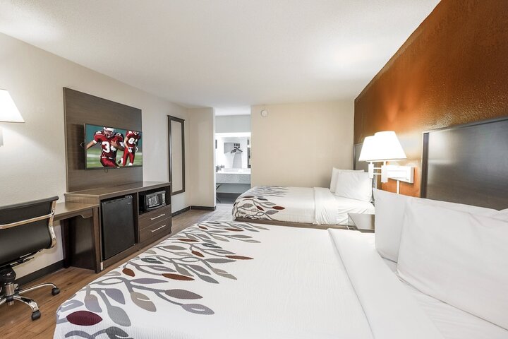 Room 15 of 33