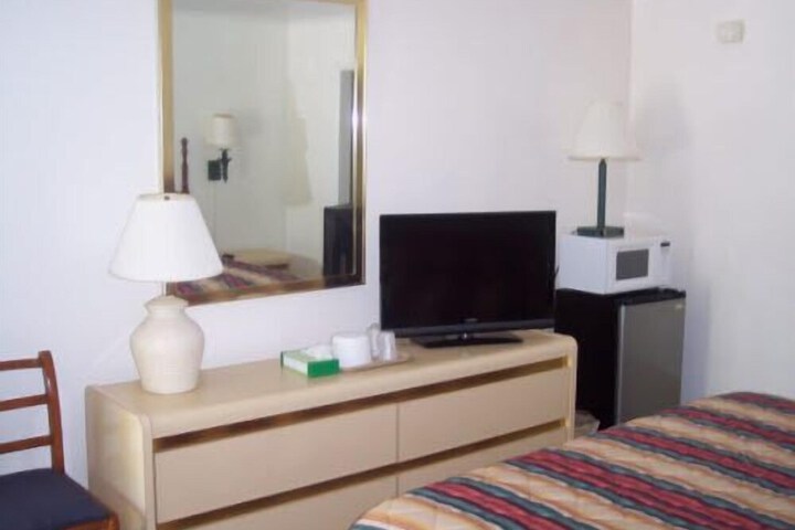 Room 14 of 18