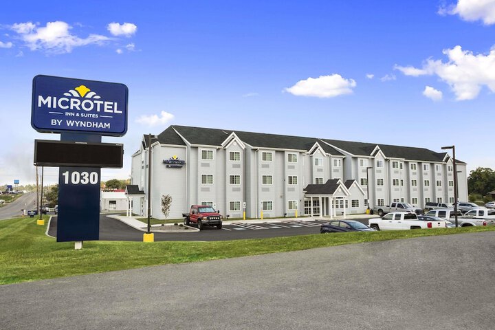 Microtel Inn & Suites by Wyndham Carrollton
