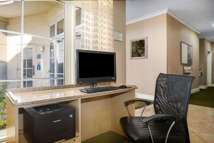 Business Center 29 of 30
