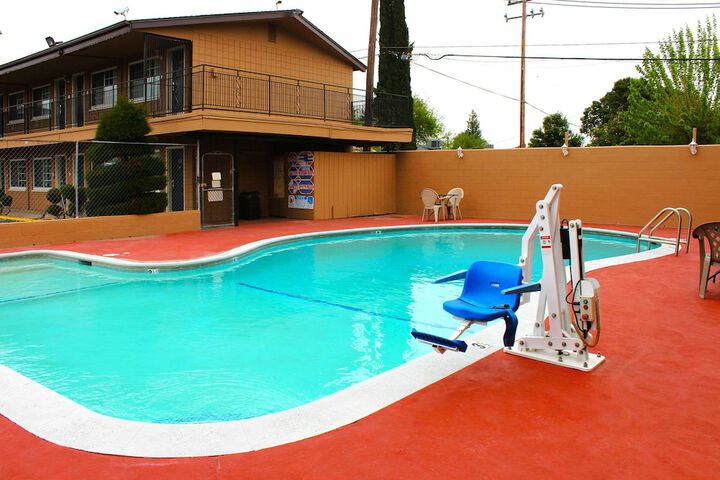 Pool 4 of 40