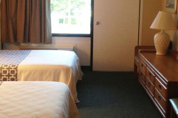 Fenwick Islander Motel