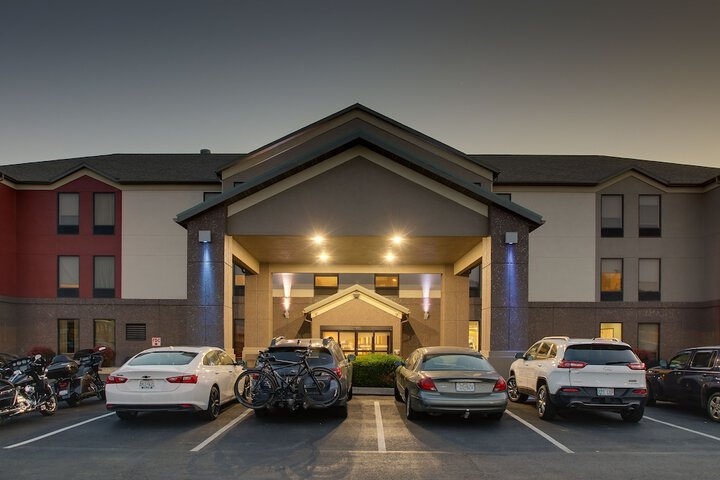Hotel 5 of 50